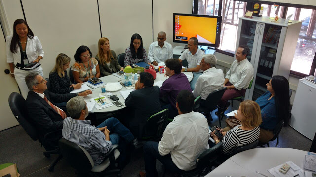 🚨SAÚDE
Prefeito se reúne com equipe