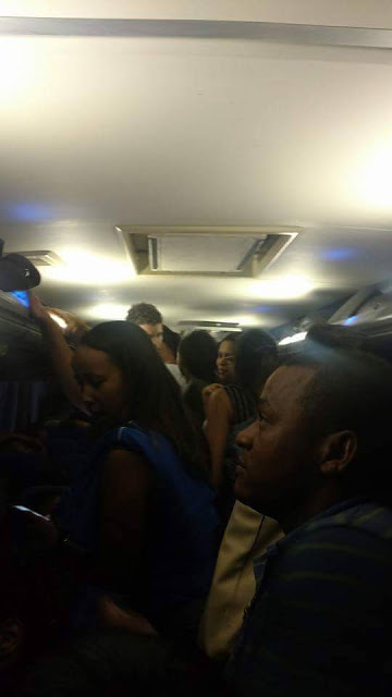 🚨 UNIVERSITÁRIOS RECLAMAM DE SUPER LOTAÇÃO EM TRANSPORTE OFERECIDO PELA PREFEITURA DE CAMAÇARI.