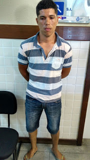 🚨HOMEM É PRESO APÓS DENÚNCIA DE QUE O MESMO TERIA ARROMBADO UM MERCADO NO BAIRRO DA GLEBA C. EM CAMAÇARI.