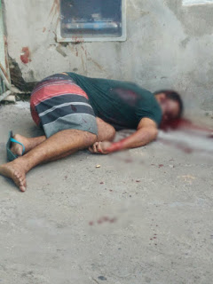 🚨 ATENÇÃO: UM HOMEM AINDA NÃO IDENTIFICADO ACABA DE SER ASSASSINADO NO BAIRRO DA NOVA VITÓRIA EM CAMAÇARI.