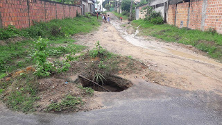 🚨 MORADORES DO BAIRRO DO PARQUE VERDE I RECLAMAM DE BURACO A MAIS DE 9 ANOS ONDE ESTÁ PREJUDICANDO MORADORES.