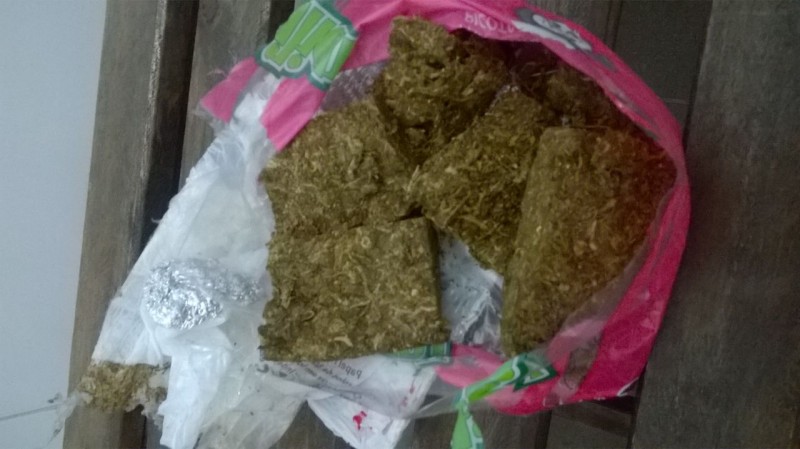 Mãe tenta levar maconha nos seios para filho no Presídio de Teixeira de Freitas