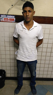 🚨 INDIVÍDUO É PRESO EM FLAGRANTE APÓS EMPREENDER FUGA AO AVISTA A POLÍCIA EM CAMAÇARI.