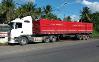 🚨 CARGA COM 30 MIL PARES DE SAPATOS FALSIFICADOS É APREENDIDA NA BAHIA.