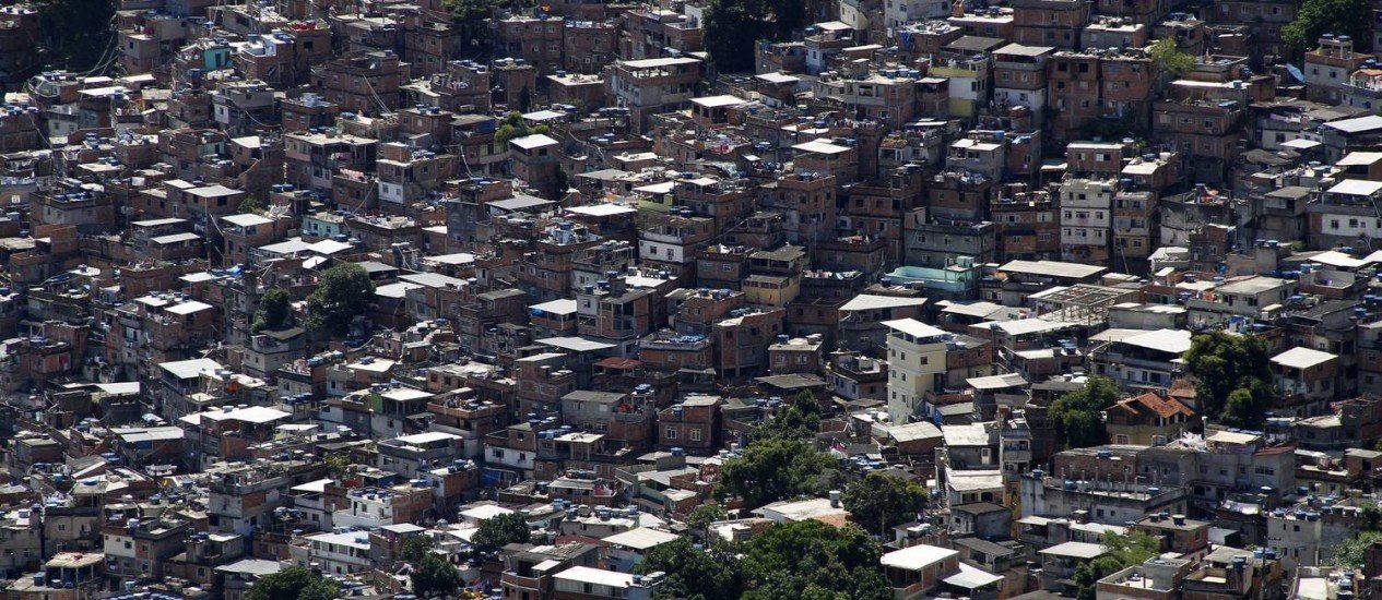 Bebê nasce depois de levar dois tiros dentro da barriga da mãe