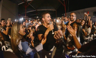 🎶SUCESSO Mais de 1 mil pessoas vão a Seven para assistir Carlinhos Maia
