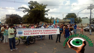 EMPRESA MJR TERCEIRIZADA DA PREFEITURA DE CAMAÇARI, NÃO EFETUA O PAGAMENTO DO SALÁRIO DOS VIGILANTES A PELO MENOS 2 MESES E TRABALHADORES VÃO ATÉ A PREFEITURA PARA COBRAR DO PREFEITO.