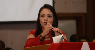 Moema fala sobre gastos com Réveillon de Lauro e volta a negar atraso de 13º dos professores