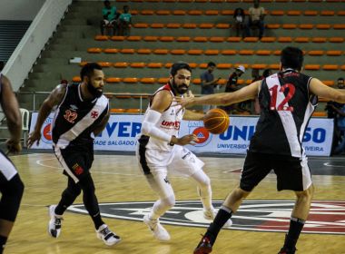 ⚽ Após triunfo no basquete, André Gomes exalta atuação do Vitória contra o Vasco