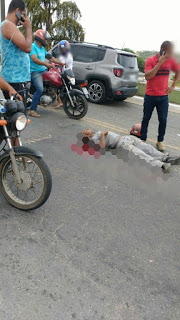 🚨 ACIDENTE: UM HOMEM AINDA SEM IDENTIFICAÇÃO ACABA MORRENDO APÓS SE ENVOLVER EM UM ACIDENTE NO VIADUTO DOS TRABALHADORES NA MANHÃ DESTE DOMINGO (03),EM CAMAÇARI.