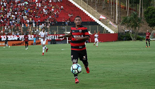 Carlos Eduardo é punido pelo STJD; Mancini recebe advertência