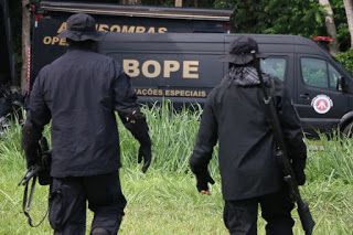 Snipers do Bope dão 30 tiros por dia para não perderem o foco