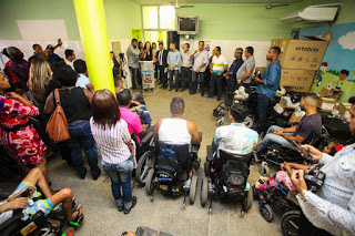 Prefeitura de Camaçari realiza doação de cadeiras de rodas