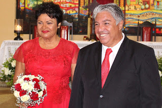 TONY ÁVILA E A DEPUTADA LUIZA MAIA CASAM  NA CATEDRAL SÃO TOMAZ DE CANTUÁRIA EM CAMAÇARI.