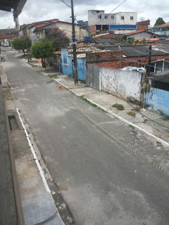 FIO DE ALTA TENSÃO CAI NO BAIRRO DO MANGUEIRAL EM CAMAÇARI.