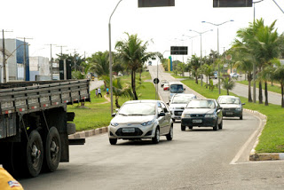 Acidente entre duas motocicletas na manhã desta quinta-feira (08) deixa dois motociclistas feridos em Camaçari