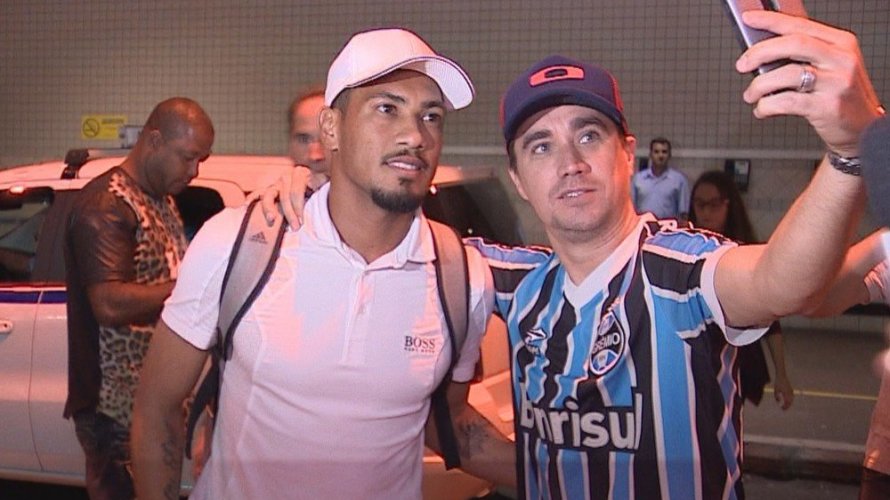 Ex-Bahia desembarca em Porto Alegre e fala em “volta a grande clube”