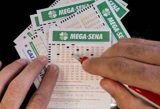 Mega-Sena acumula e poderá pagar R$ 100 milhões no sorteio de sábado