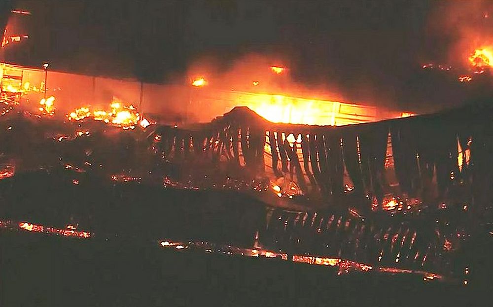 Incêndio atinge Estúdios Globo e destrói cenário de O Outro Lado do Paraíso