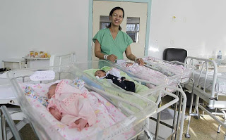 Mulher engravida naturalmente e dá à luz a quadrigêmeos na BA