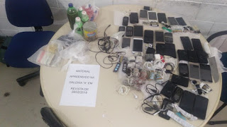 Policiais encontram celulares, acessórios e drogas apos vistoria em presidio de salvador