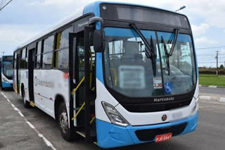 “O motorista passa olha pra nossa cara, rir, e passa direto”  Diz leitora ao esperar ônibus para trabalhar