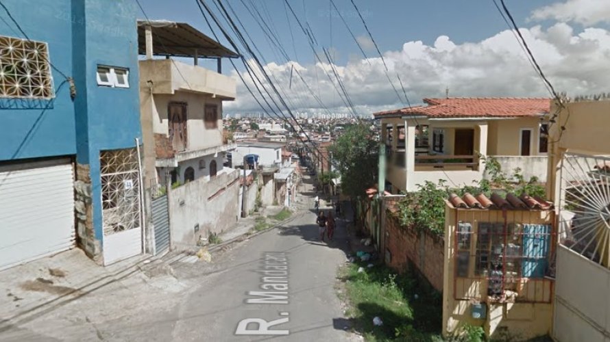 Homem e mulher são mortos a tiros e pauladas no bairro de Itapuã