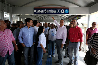 Passarela da Estação Imbuí do metrô é entregue oficialmente à população
