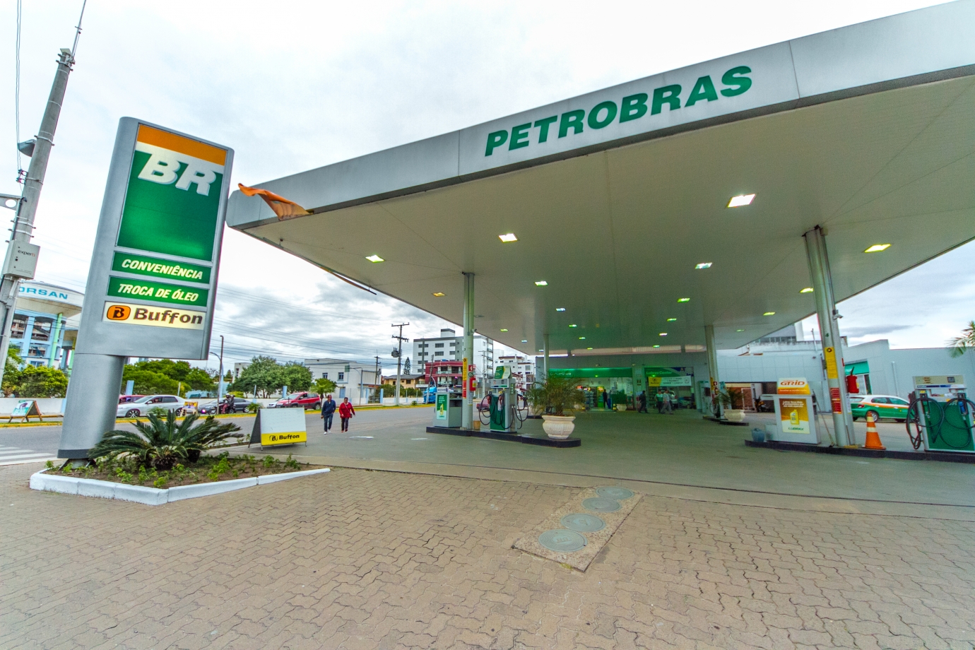 Petrobras anuncia quedas de 0,97% no preço da gasolina e de 0,18% no diesel