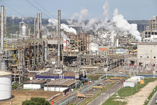Produção industrial cai 2,4% em janeiro