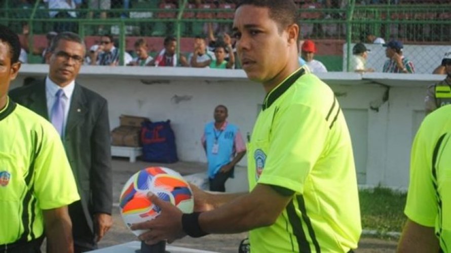 Emerson Ricardo apita Bahia x Jequié