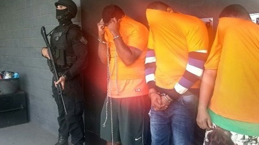 Criminosos presos em SP ostentavam e distribuíam drogas e armas para cidades baianas