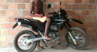 Motocicleta é roubada no Bairro do JD. Limoeiro em Camaçari.