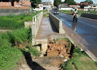 Cratera se forma na Ponte que liga bomba e nova vitória