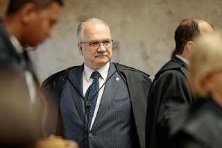FACHIN ENVIA PEDIDO DE LIBERDADE DE LULA AO PLENÁRIO DO STF