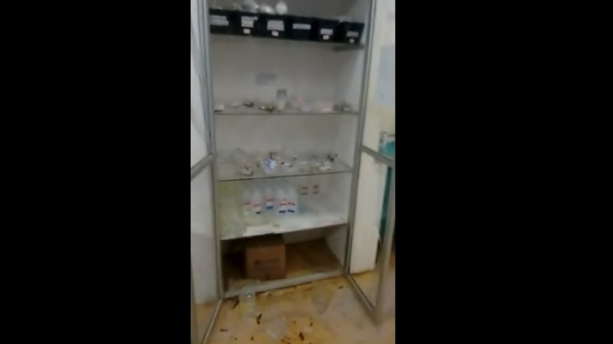 Vídeo: mulher se revolta com falta de medicamento e quebra equipamentos de hospital em Ituberá