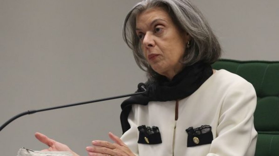 Cármen Lúcia diz que TSE julgará rapidamente candidatura de Lula