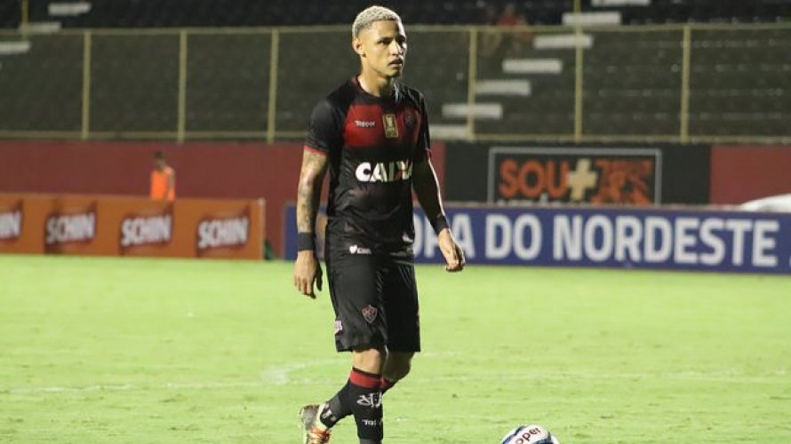 Vitória tenta vencer a Chapecoense em último jogo no Barradão antes da parada da Copa