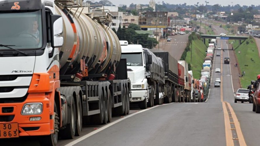 Caminhoneiros ameaçam nova greve em caso de mudança na tabela de preços mínimos de frete