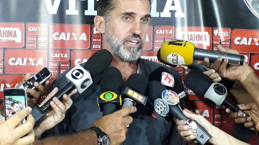 Após mais um vexame, Mancini promete mudar equipe