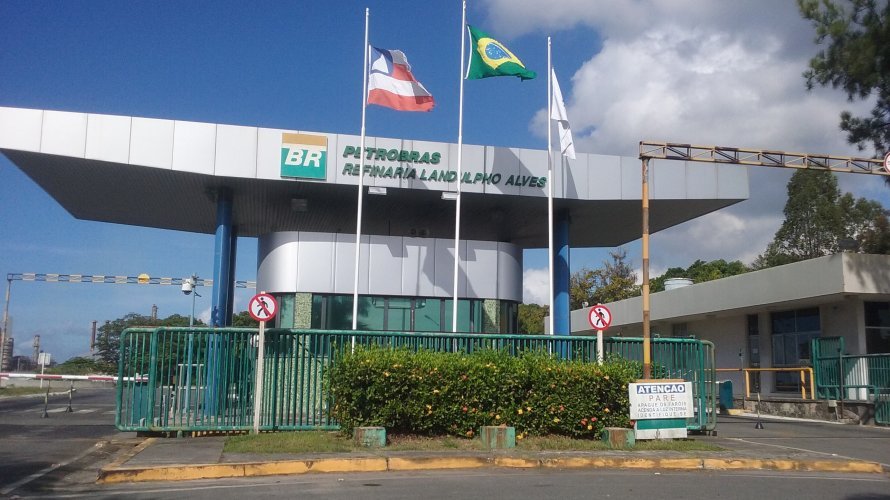 Ministro Lewandowski suspende venda de 60% da refinaria Landulfo Alves