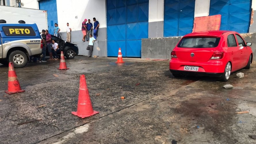 Dois homens são assassinados no Calabetão