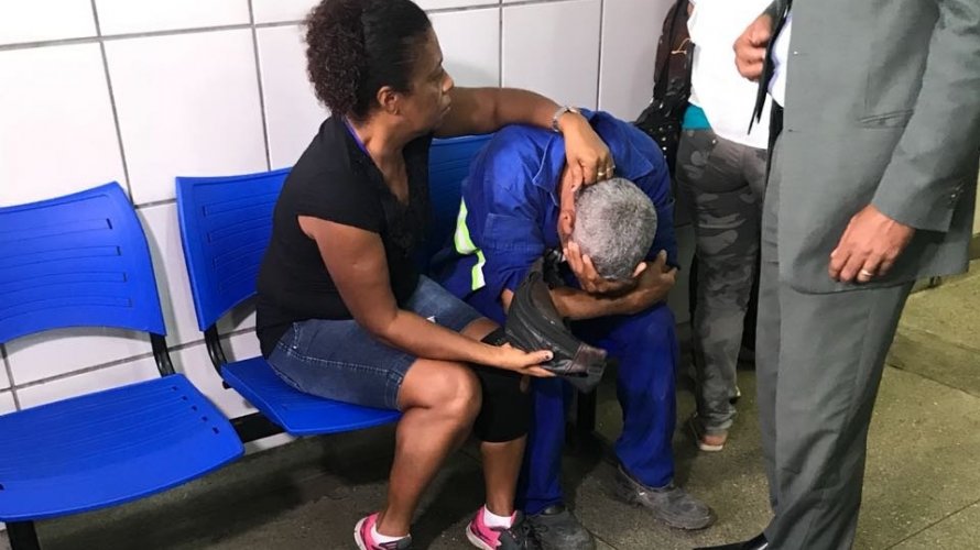Motorista que atropelou sete pessoas no Trobogy presta depoimento em delegacia