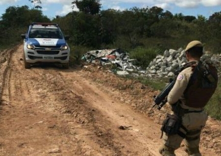 Corpo é encontrado na Estrada da Cetrel em Camaçari  