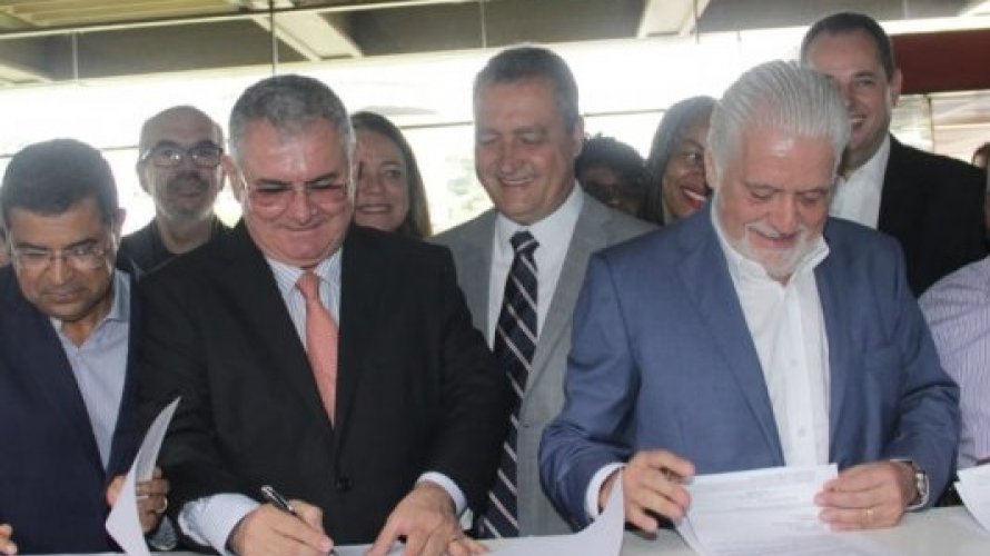 Rui minimiza apoio divergente do PSB a Coronel e “espera unidade do grupo”