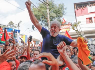 Petistas pedem reforço à segurança de prédios na marcha para registrar candidatura de Lula