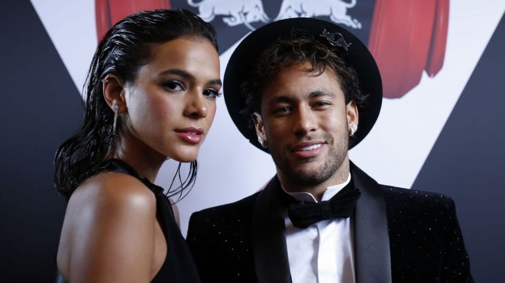 Neymar Jr para de seguir Bruna Marquezine nas redes sociais e fim de relacionamento é cogitado