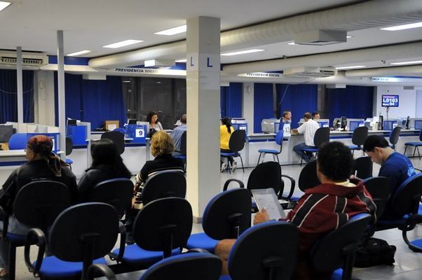 Mais de 9 mil baianos podem ter benefício do INSS cancelado após decreto