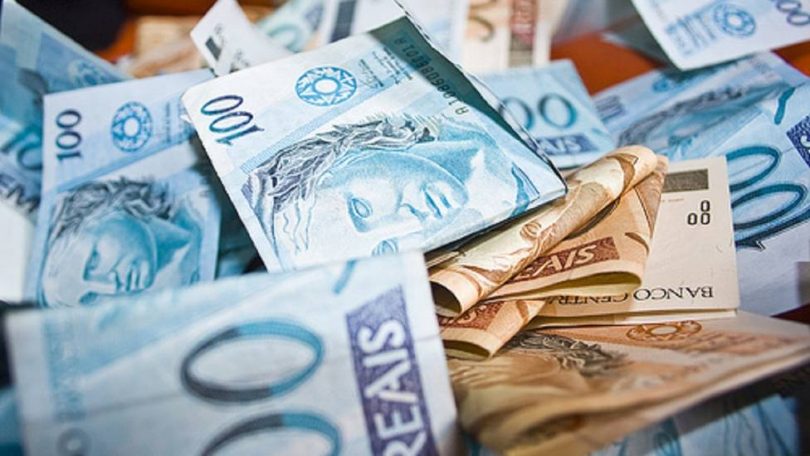 Ministros do STF aprovam reajuste de 16,38% nos próprios salários