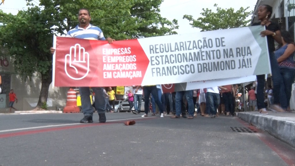 Comerciantes exigem regulamentação de ciclofaixa implantada na Francisco Drummond